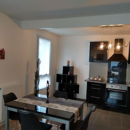 Saint Denis Appartement 2 Chambres Avec Parking Ngoại thất bức ảnh