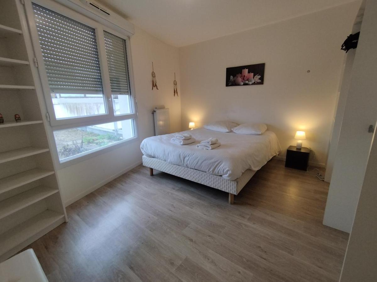 Saint Denis Appartement 2 Chambres Avec Parking Ngoại thất bức ảnh